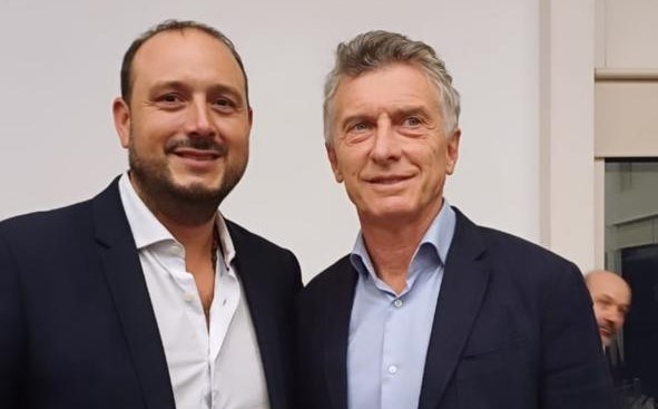 Olmedo y Carloni se mostraron junto a Macri en Rosario
